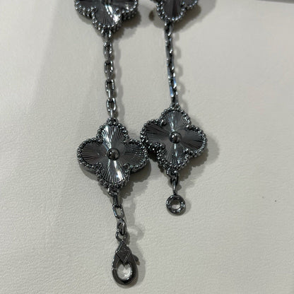 [Royal&Vicky]CLOVER 5 MOTIF BLACK BRACELET