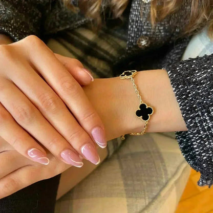 [Royal&Vicky]LUCKY CLOVER 5-MOTIF BRACELET - BLACK OXNY COLLECTION