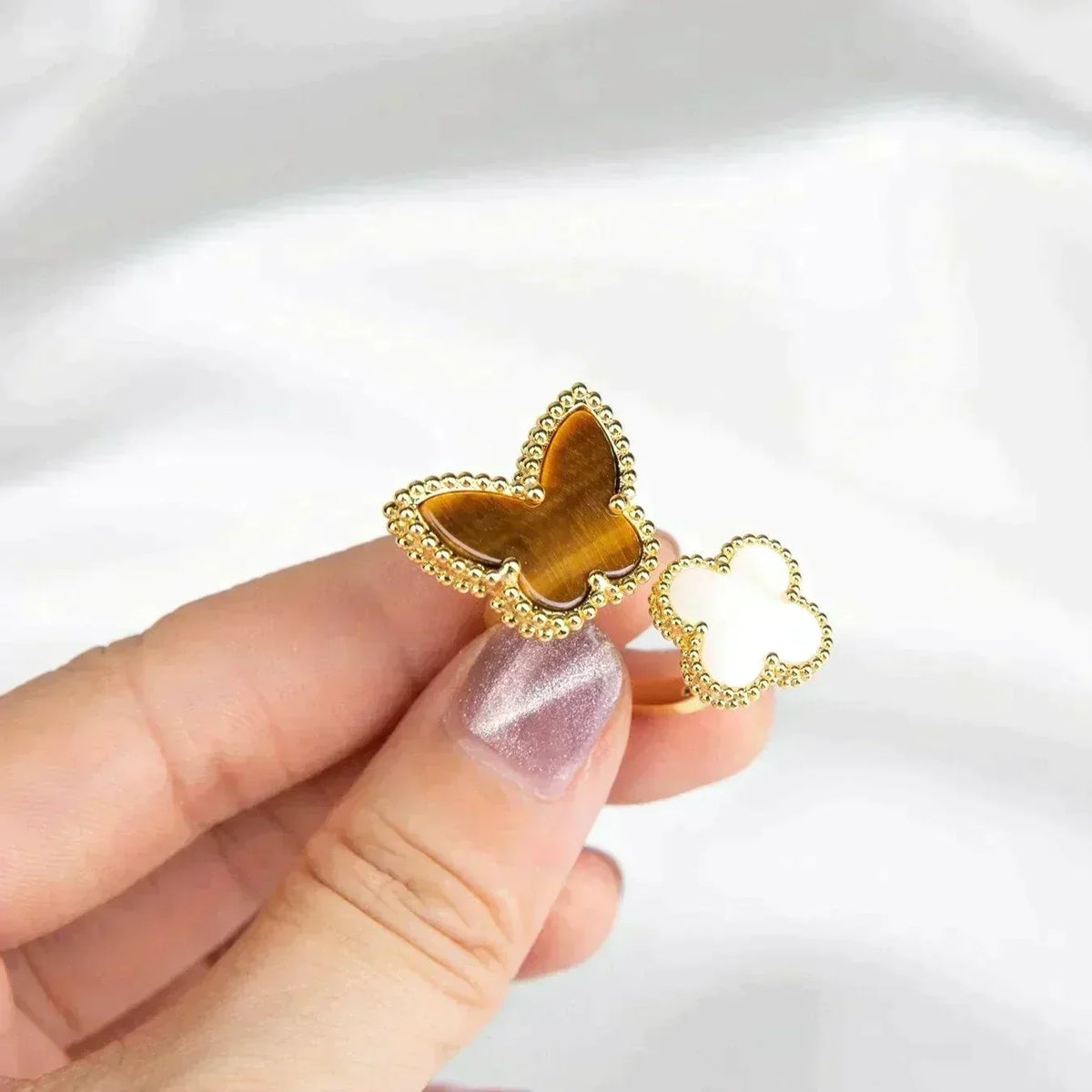 [Royal&Vicky]LUCKY BETWEEN THE FINGER RING