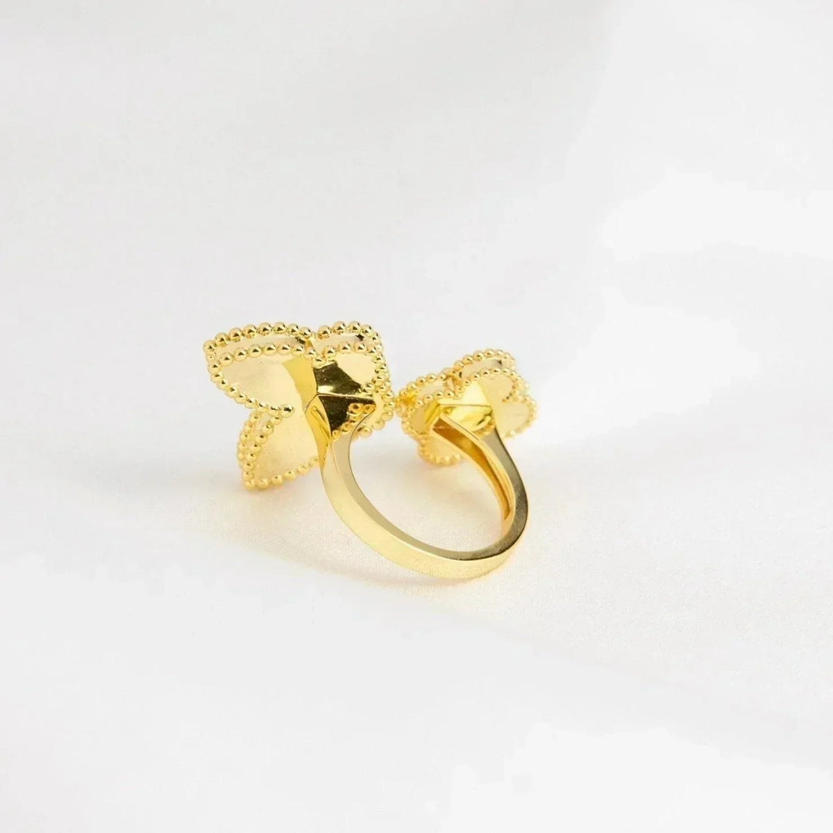 [Royal&Vicky]LUCKY BETWEEN THE FINGER RING