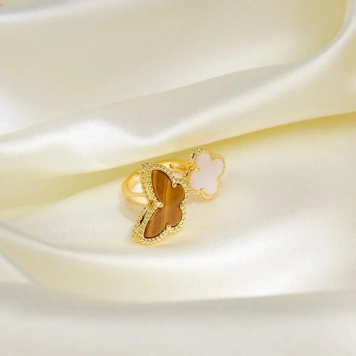 [Royal&Vicky]LUCKY BETWEEN THE FINGER RING