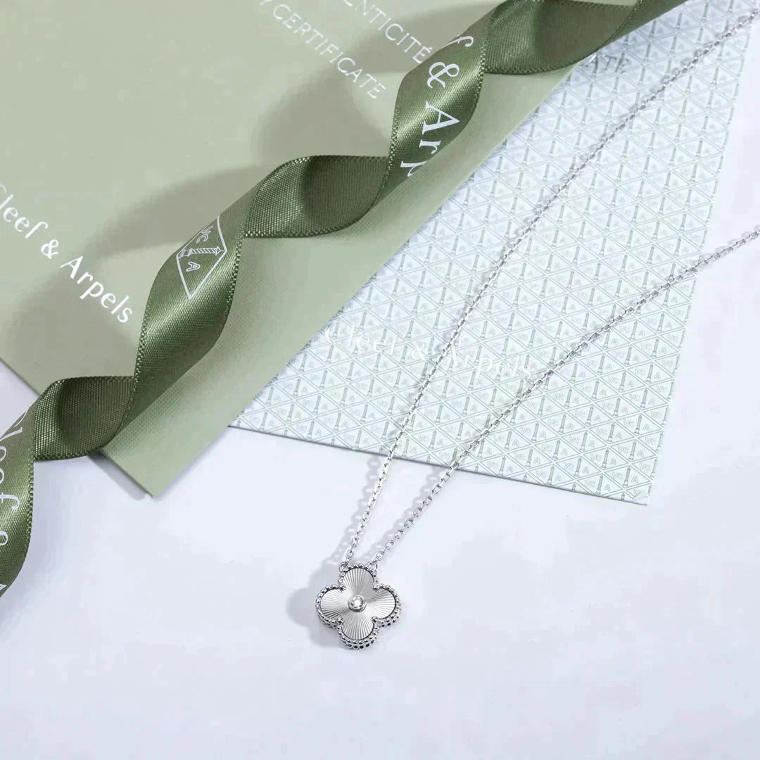 [Royal&Vicky]CLOVER  15MM DIAMOND LASER NECKLACE SILVER
