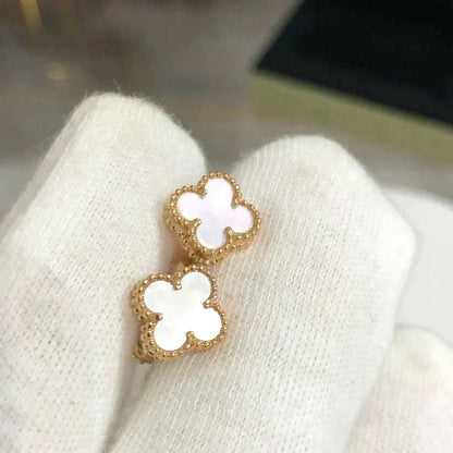 [Royal&Vicky]CLOVER MINI 9.5MM WHITE MOP EARRINGS