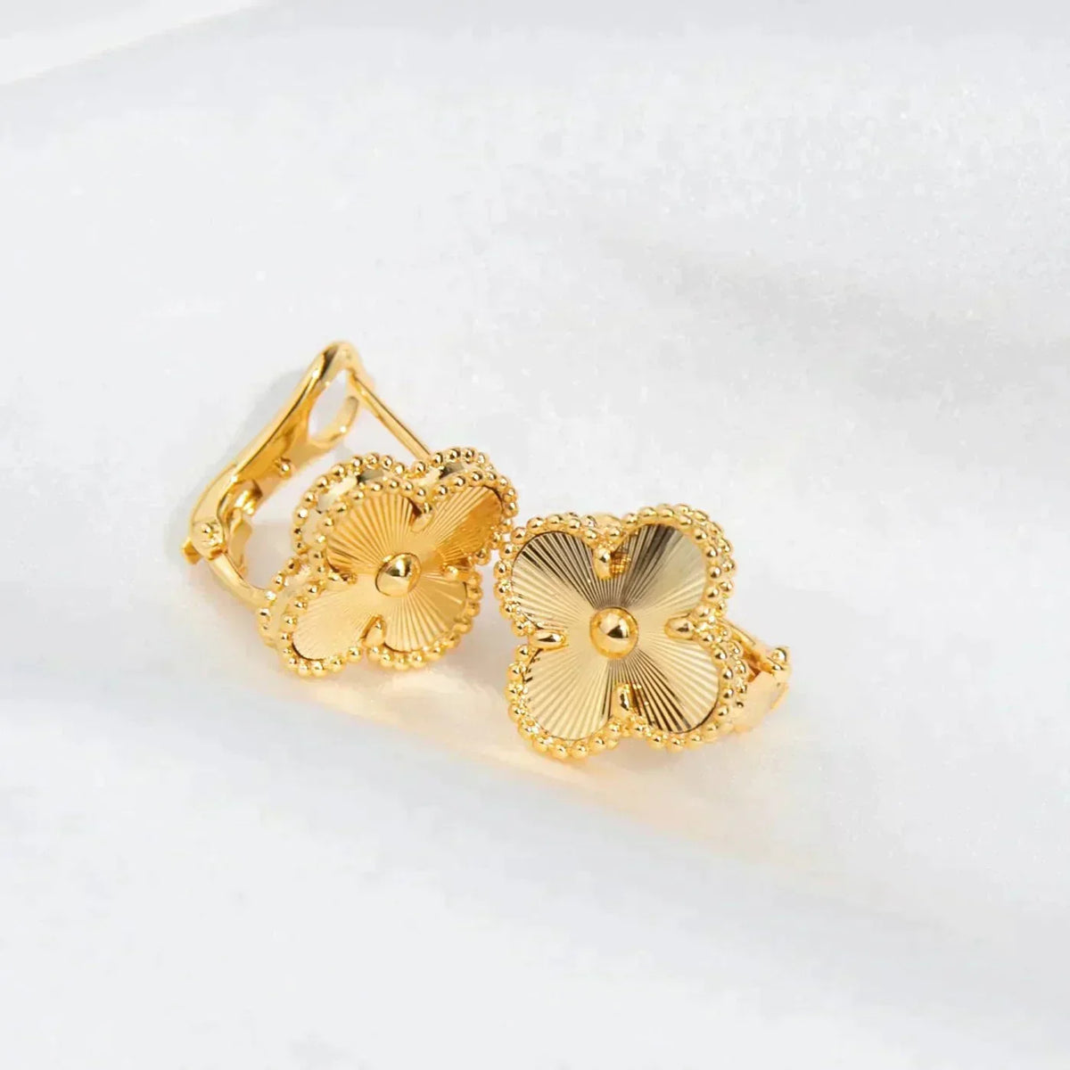 [Royal&Vicky]CLOVER MEDIUM 1 MOTIFS LASER EARRINGS