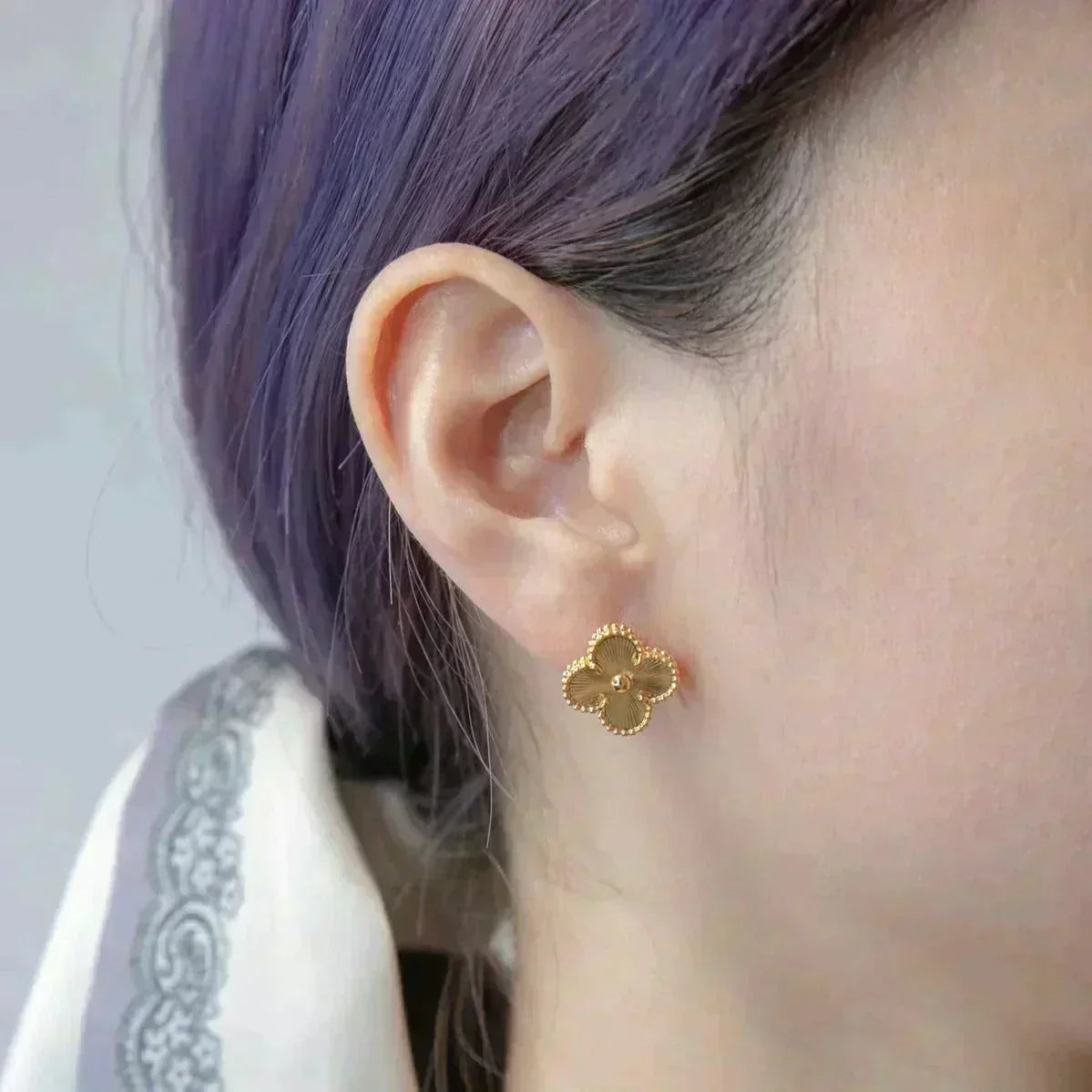 [Royal&Vicky]CLOVER MEDIUM 1 MOTIFS LASER EARRINGS