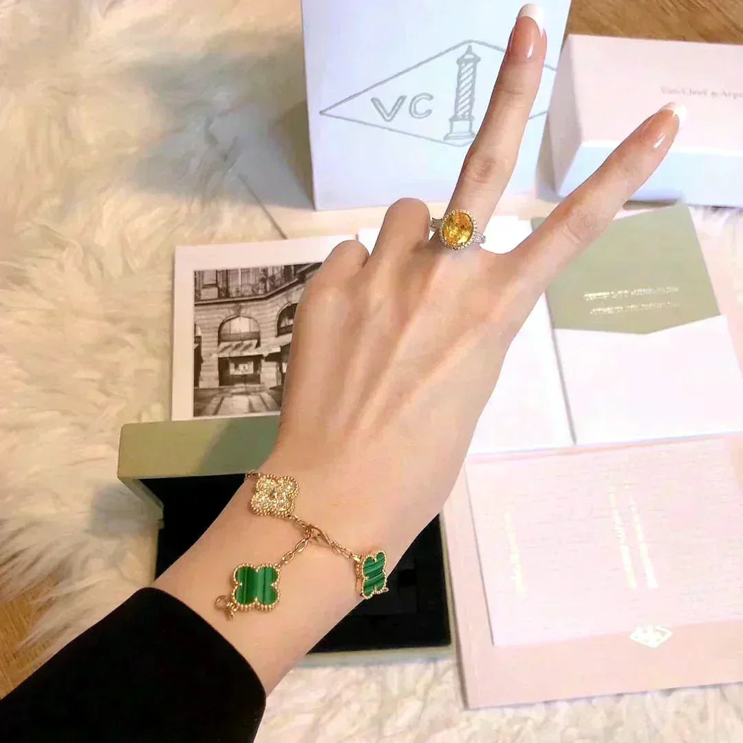[Royal&Vicky]LUCKY CLOVER 5-MOTIF BRACELET - MALACHITE COLLECTION