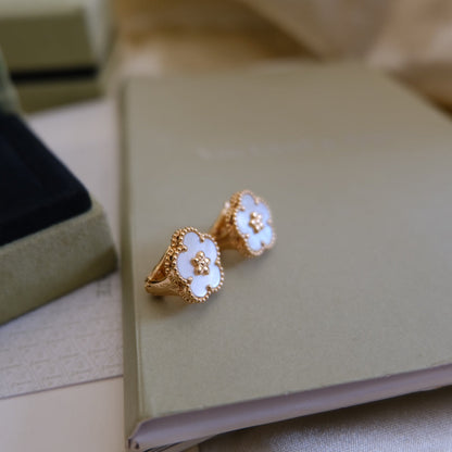 [Royal&Vicky]LUCKY PINK GOLD WHITE MOP EARRINGS