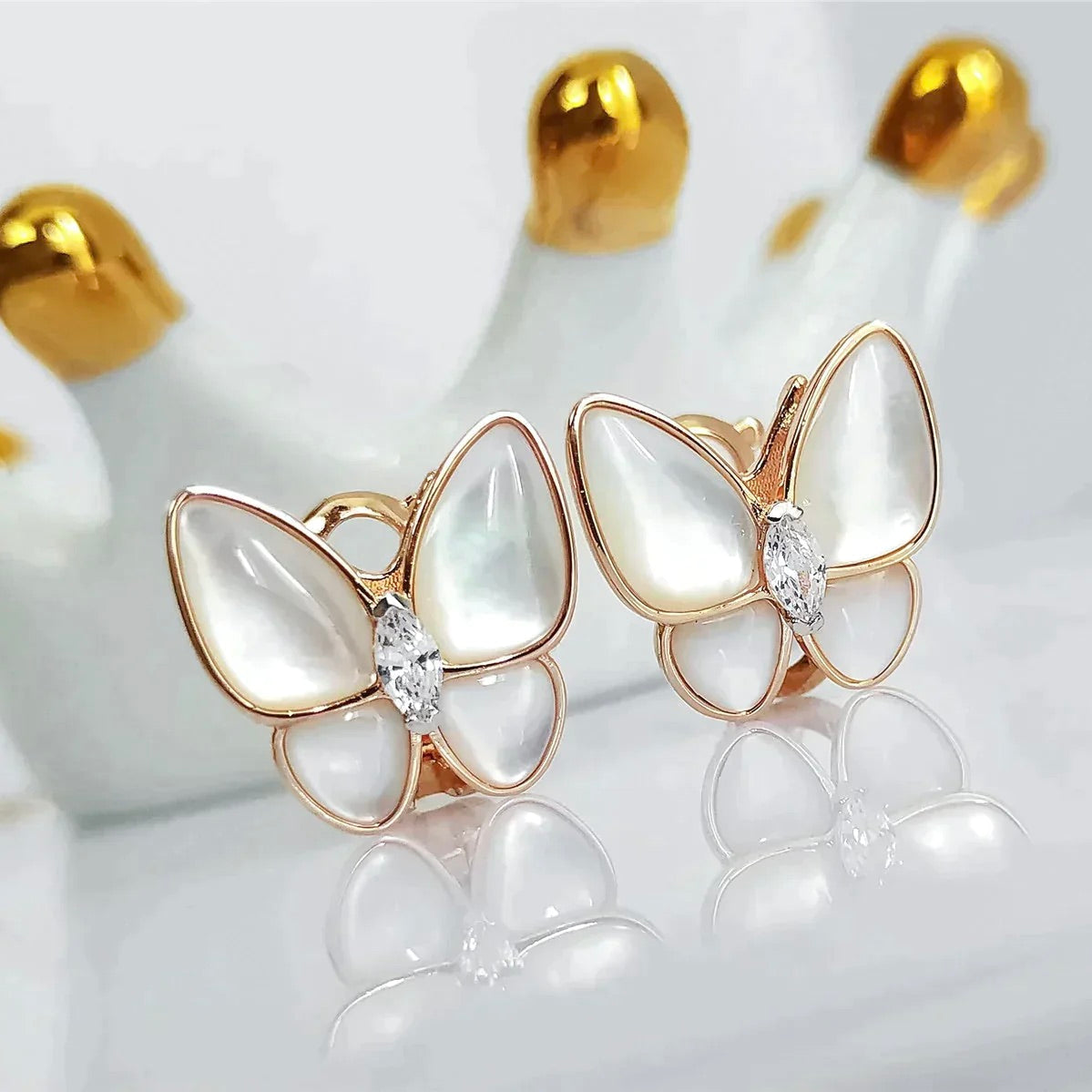 [Royal&Vicky]BUTTERFLY MOP DIAMOND EARRINGS