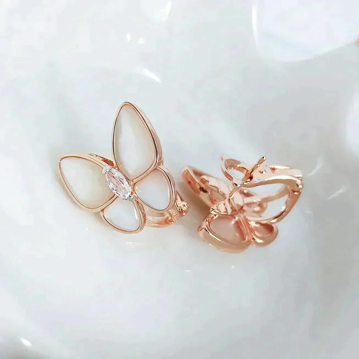 [Royal&Vicky]BUTTERFLY MOP DIAMOND EARRINGS