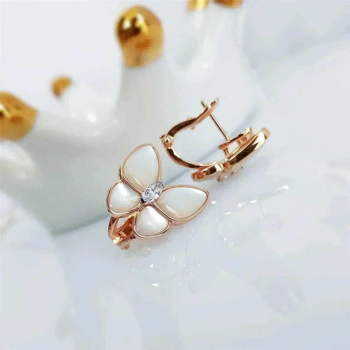 [Royal&Vicky]BUTTERFLY MOP DIAMOND EARRINGS