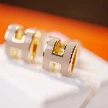 [Royal&Vicky]MINI POP H GOLD EARRINGS GREY