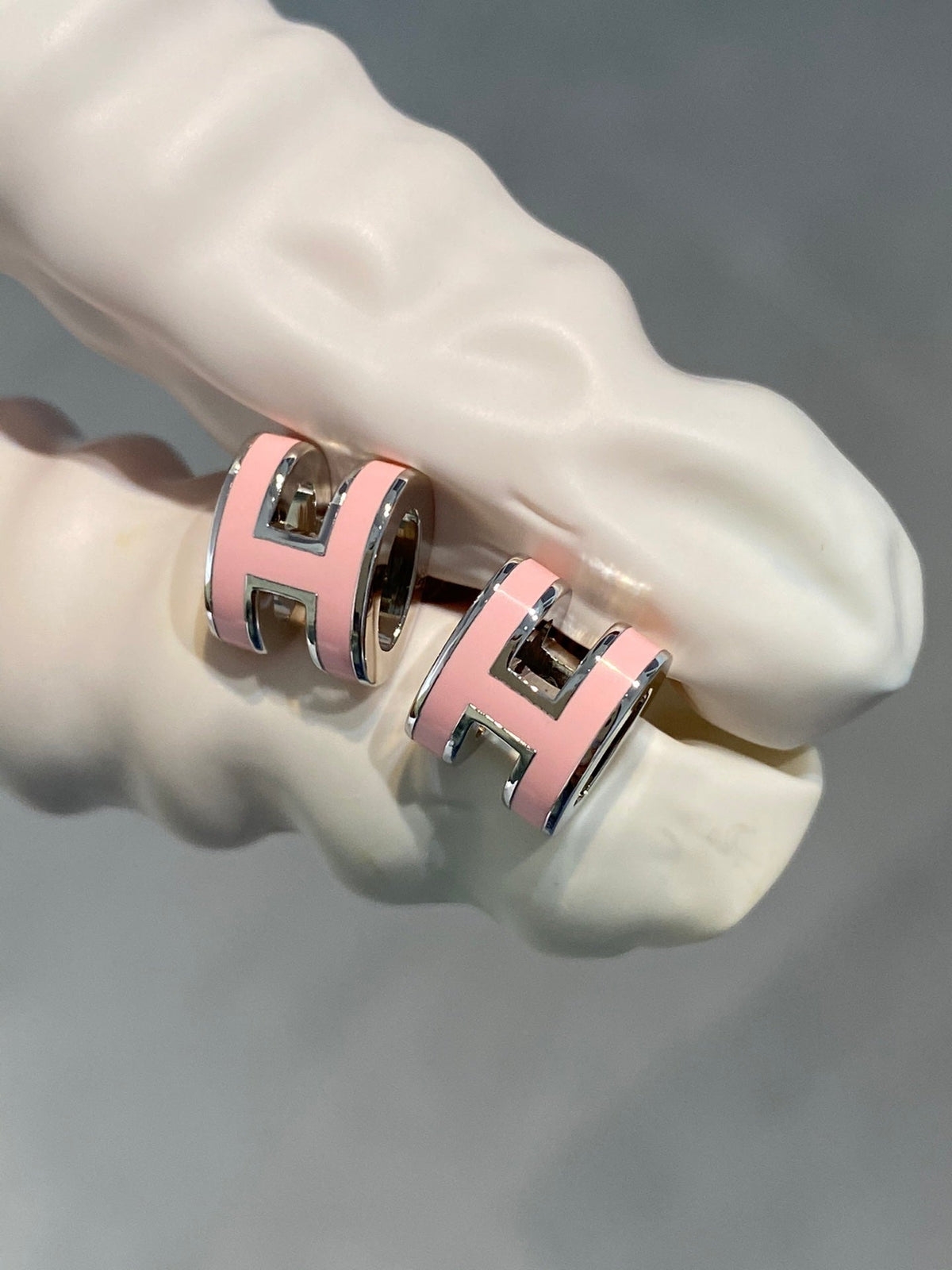 [Royal&Vicky]MINI POP H SILVER EARRINGS PINK