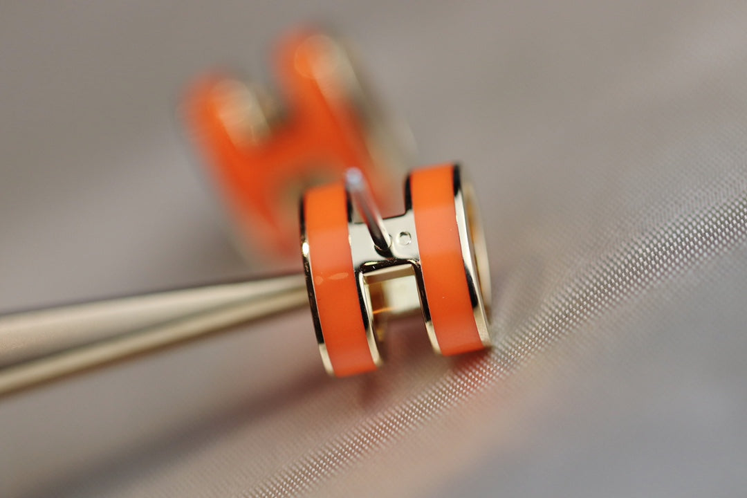 [Royal&Vicky]MINI POP H EARRINGS ORANGE