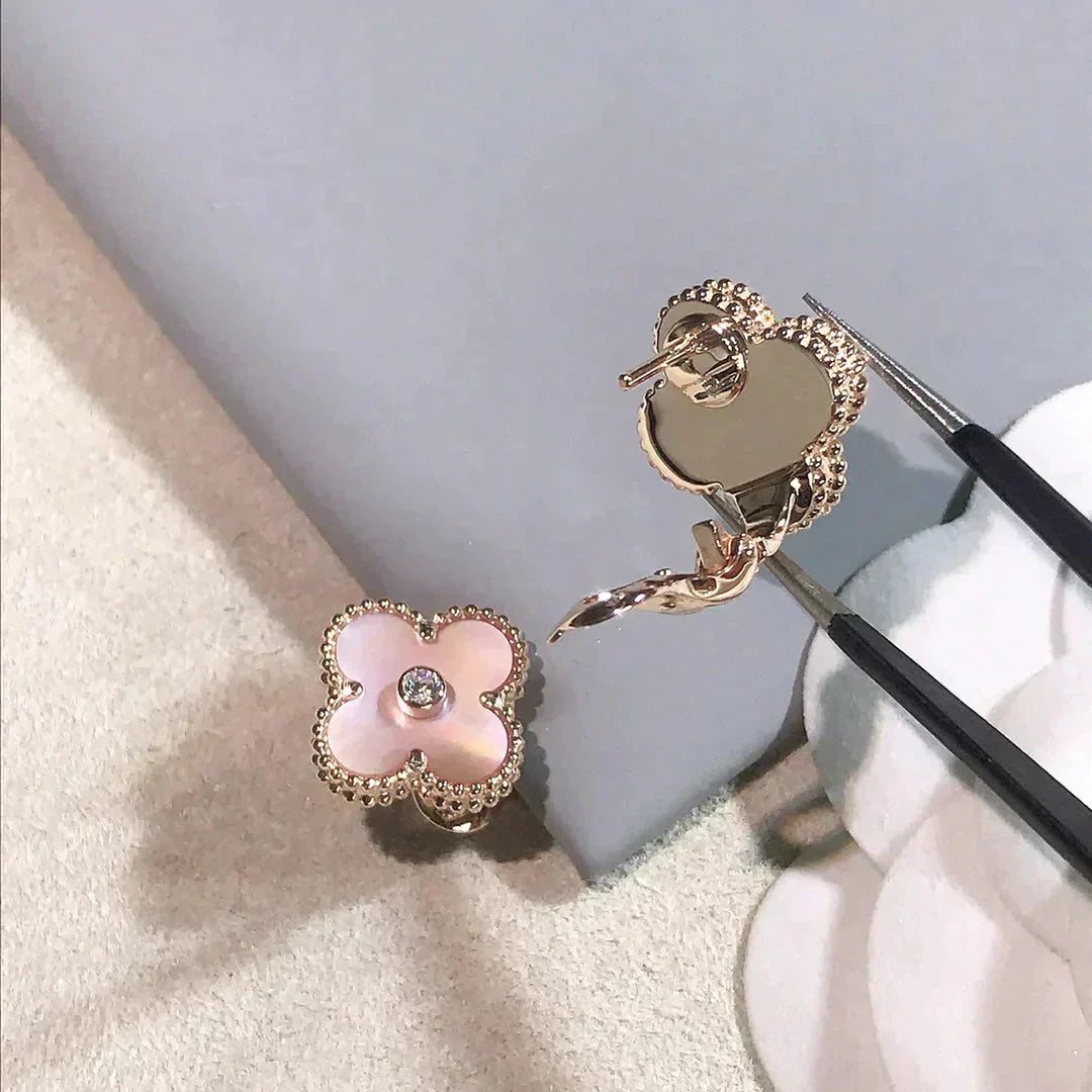 [Royal&Vicky]CLOVER MEDIUM 1 MOTIFS  PINK MOP DIAMOND EARRINGS