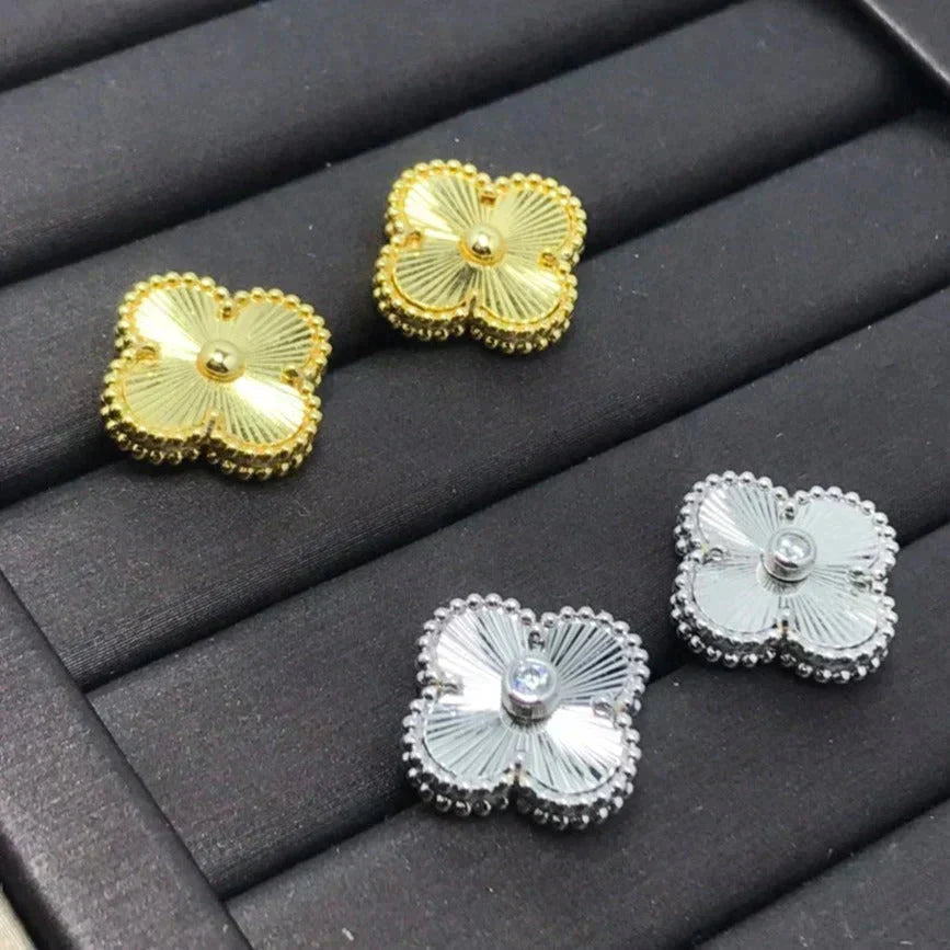 [Royal&Vicky]CLOVER MINI 9.5MM LASER EARRINGS