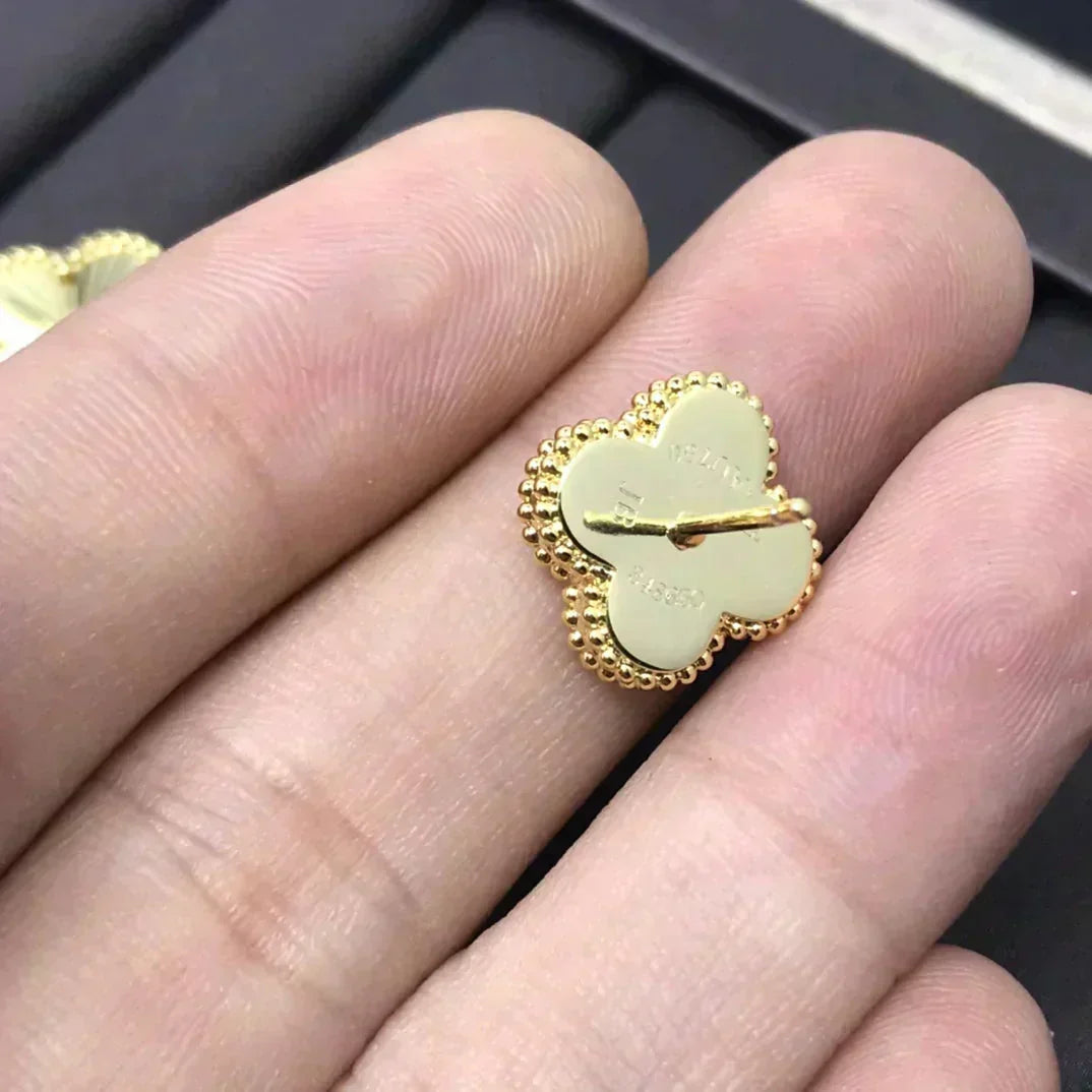 [Royal&Vicky]CLOVER MINI 9.5MM LASER EARRINGS