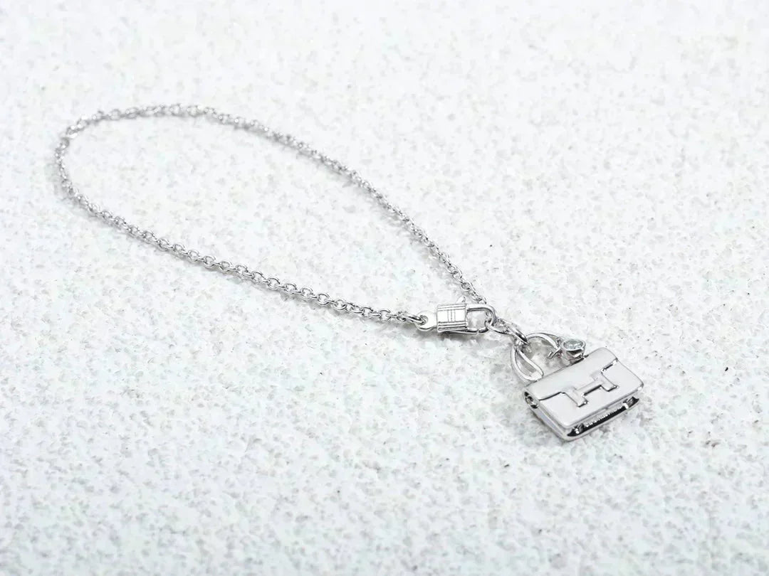 [Royal&Vicky]AMULETTE PEDANT SILVER NECKLACE