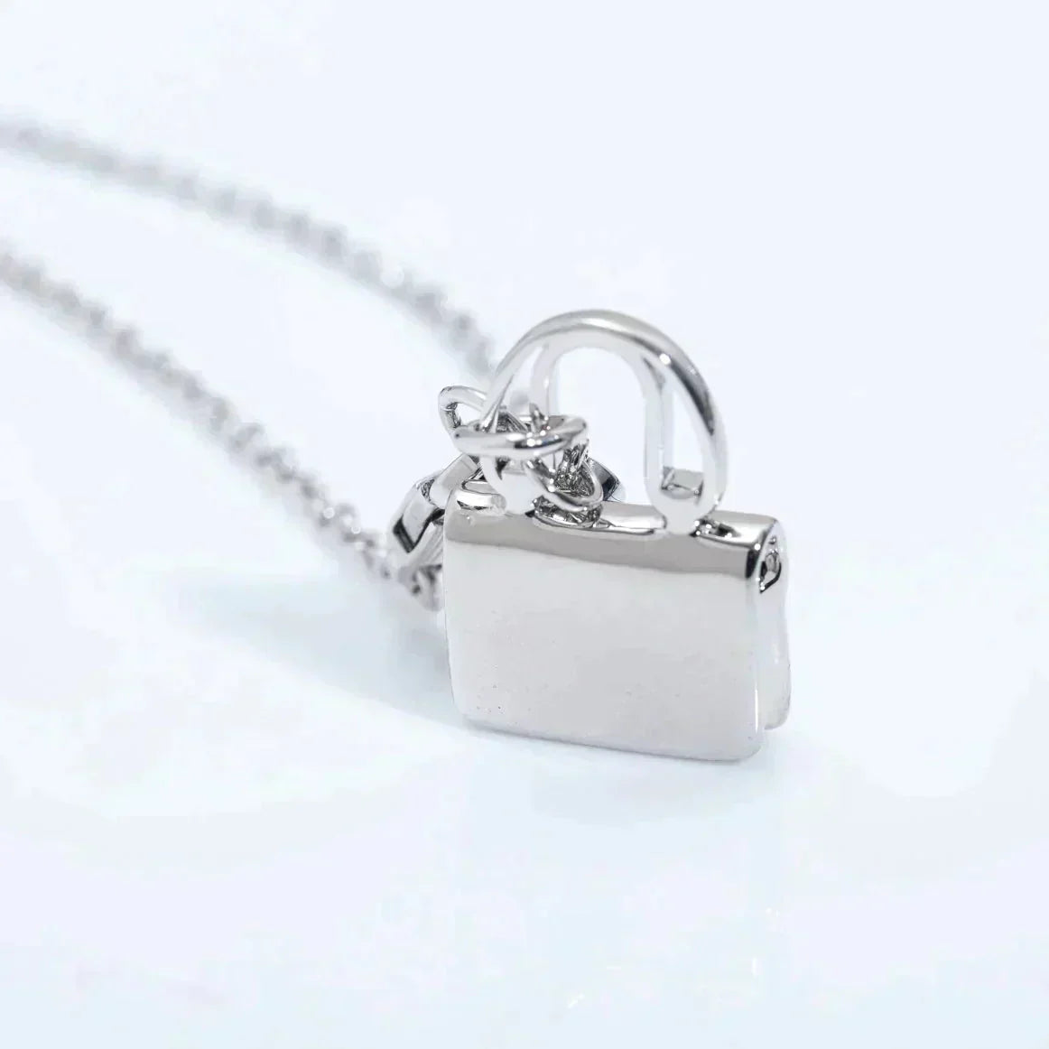 [Royal&Vicky]AMULETTE PEDANT SILVER NECKLACE