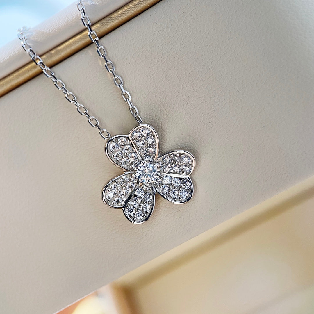 [Royal&Vicky]CLOVER DIAMOND NECKLACE SILVER