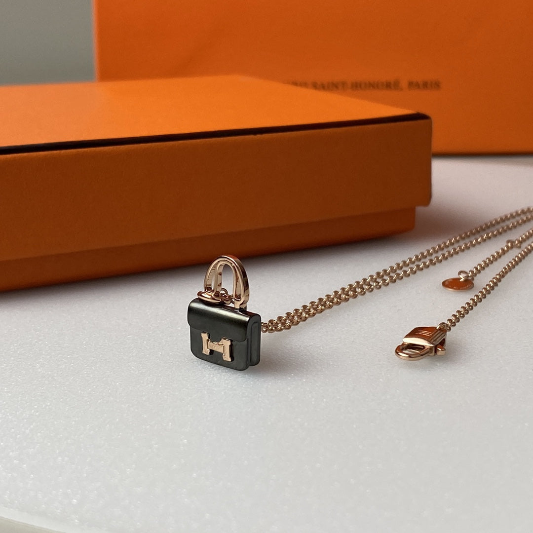 [Royal&Vicky]CONSTANCE BLACK PEDANT PINK GOLD NECKLACE
