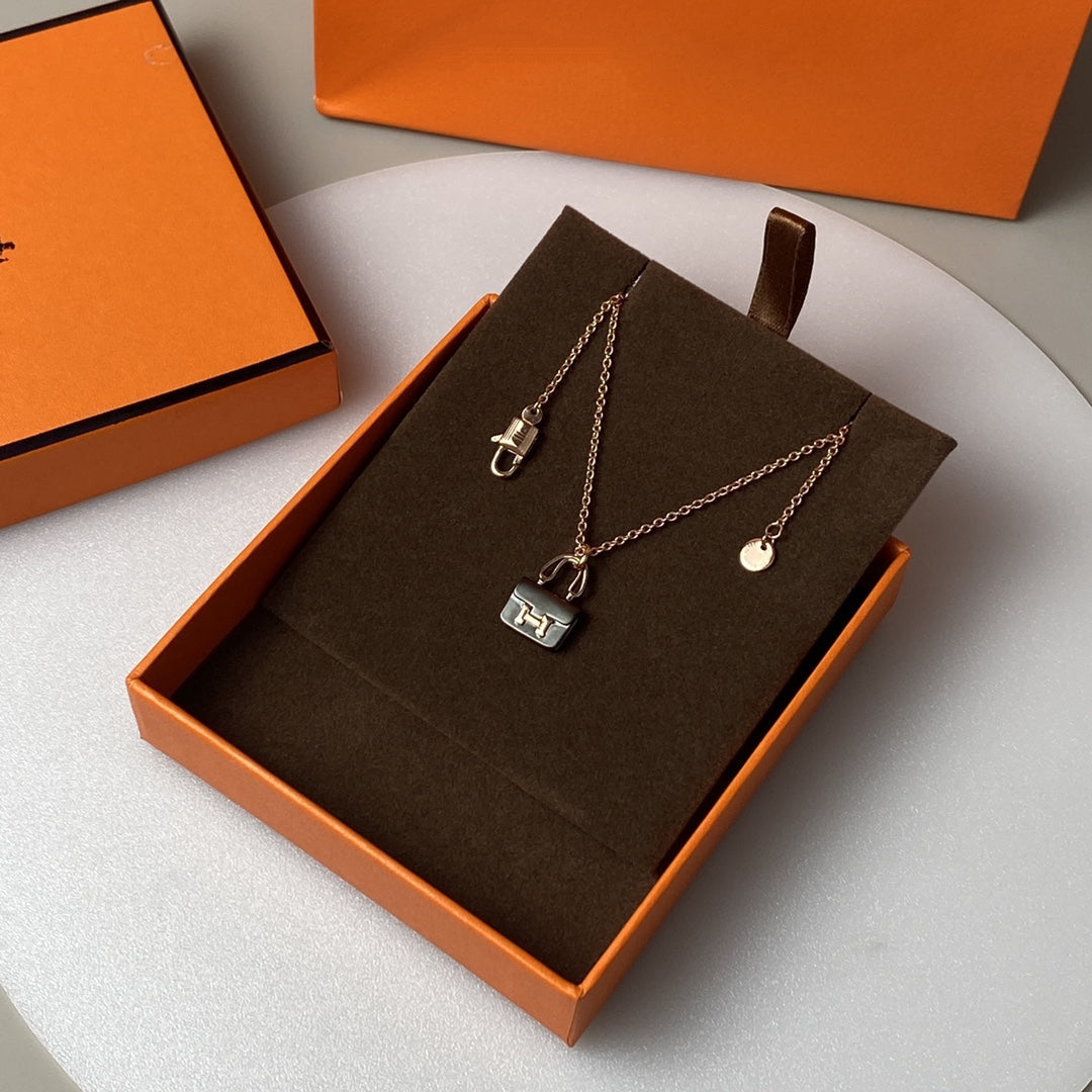 [Royal&Vicky]CONSTANCE BLACK PEDANT PINK GOLD NECKLACE