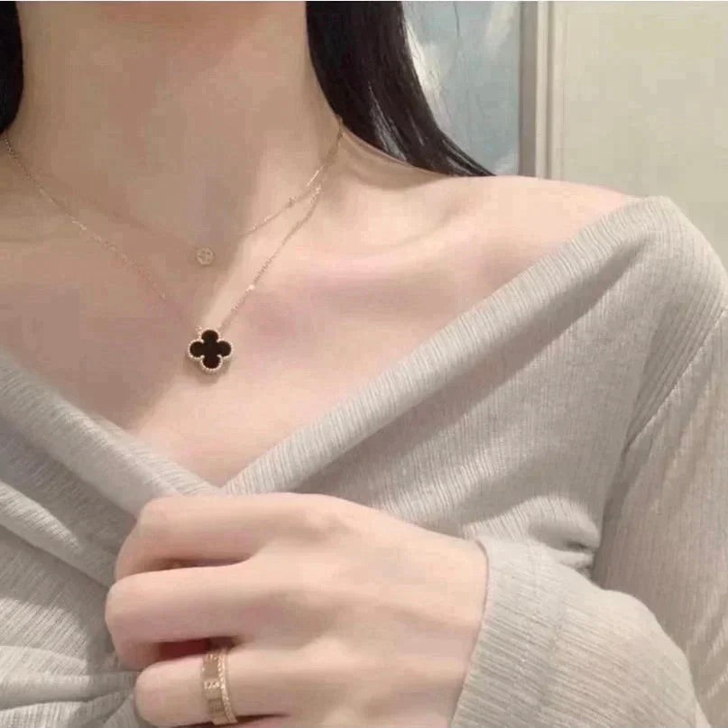 [Royal&Vicky]CLOVER 15MM BLACK ONYX SINGLE FLOWER NECKLACE