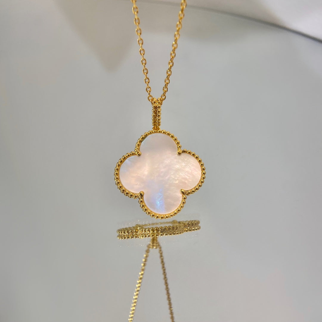 [Royal&Vicky]CLOVER 25MM MOP LARGE PENDANT NECKLACE