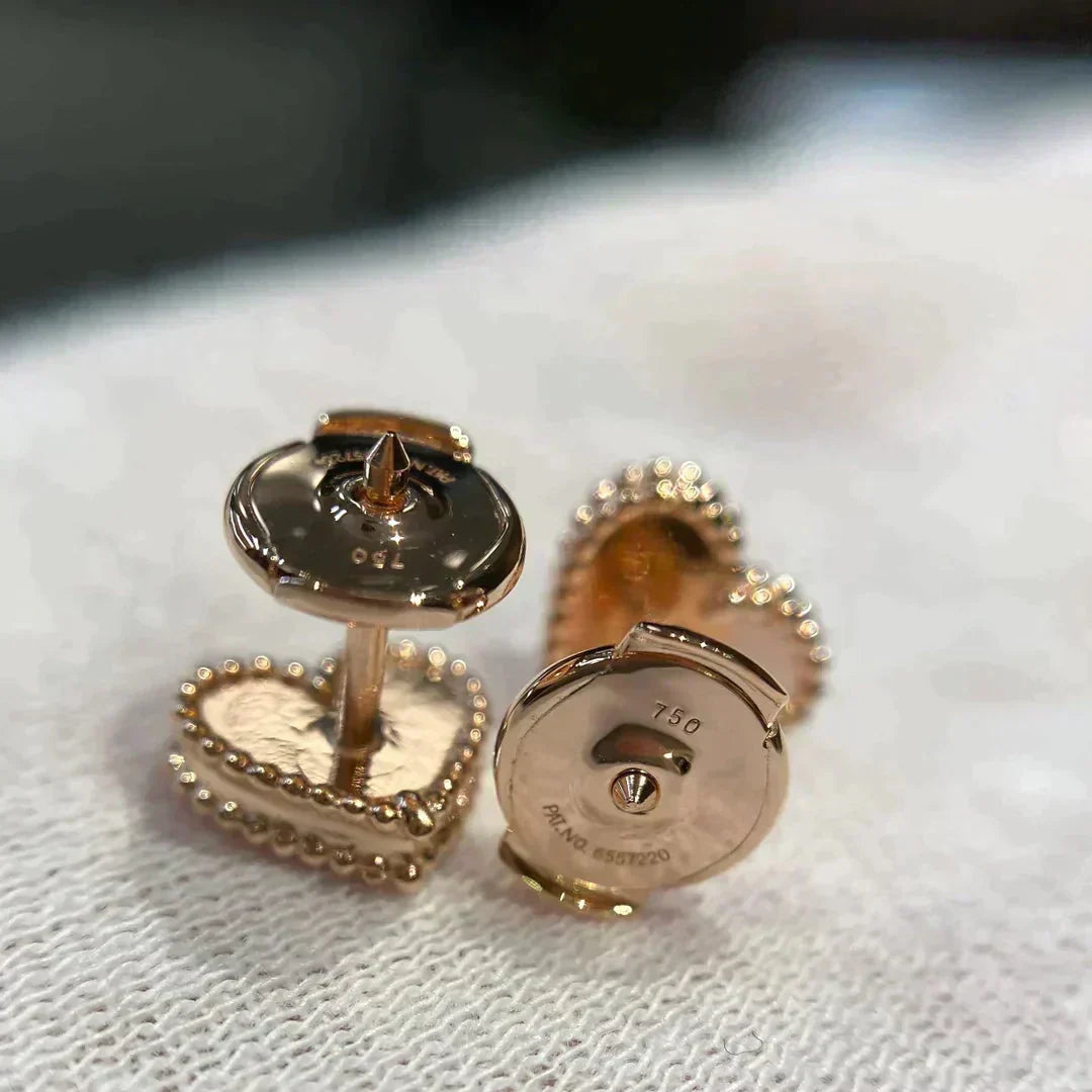 [Royal&Vicky]HEART CARNELIAN STUD EARRINGS