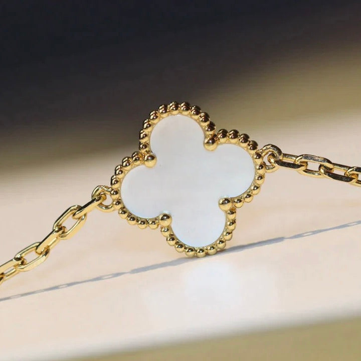[Royal&Vicky]CLOVER 20 MOTIFS WHITE MOP NECKLACE