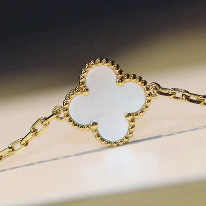 [Royal&Vicky]CLOVER 20 MOTIFS WHITE MOP NECKLACE
