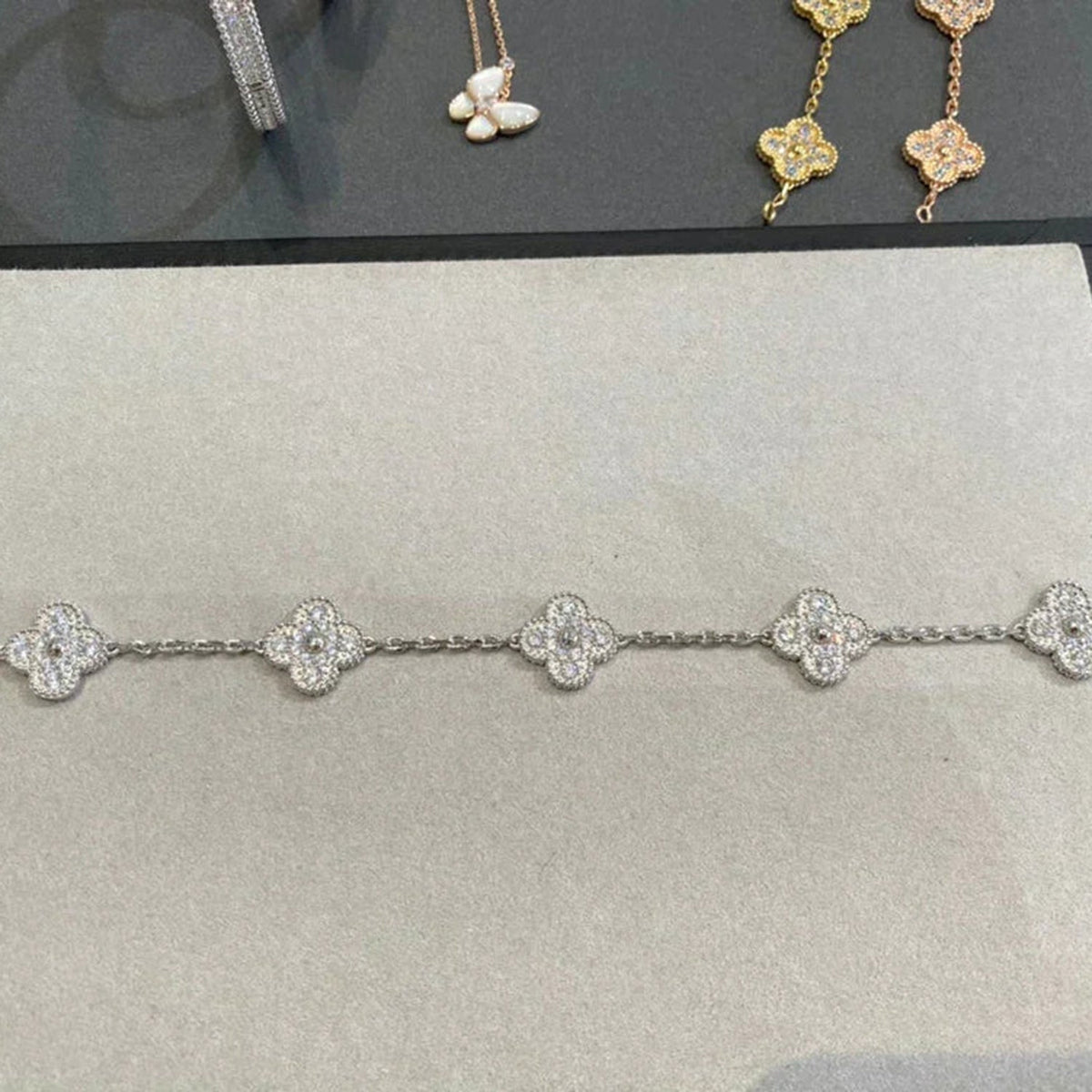[Royal&Vicky]LUCKY CLOVER 5-MOTIF BRACELET - FULL-DIAMOND