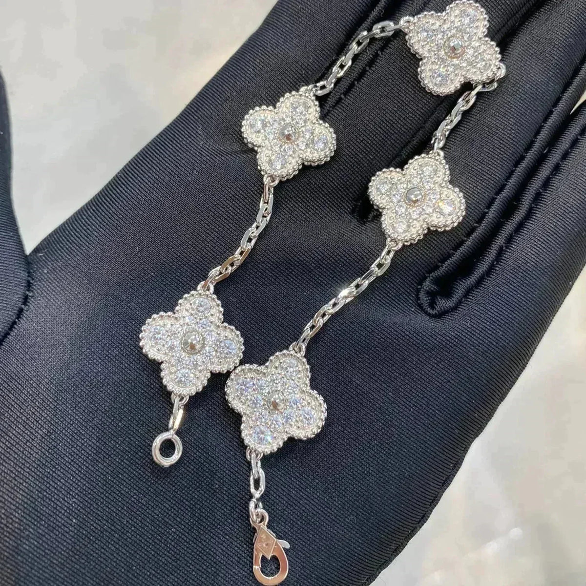 [Royal&Vicky]LUCKY CLOVER 5-MOTIF BRACELET - FULL-DIAMOND