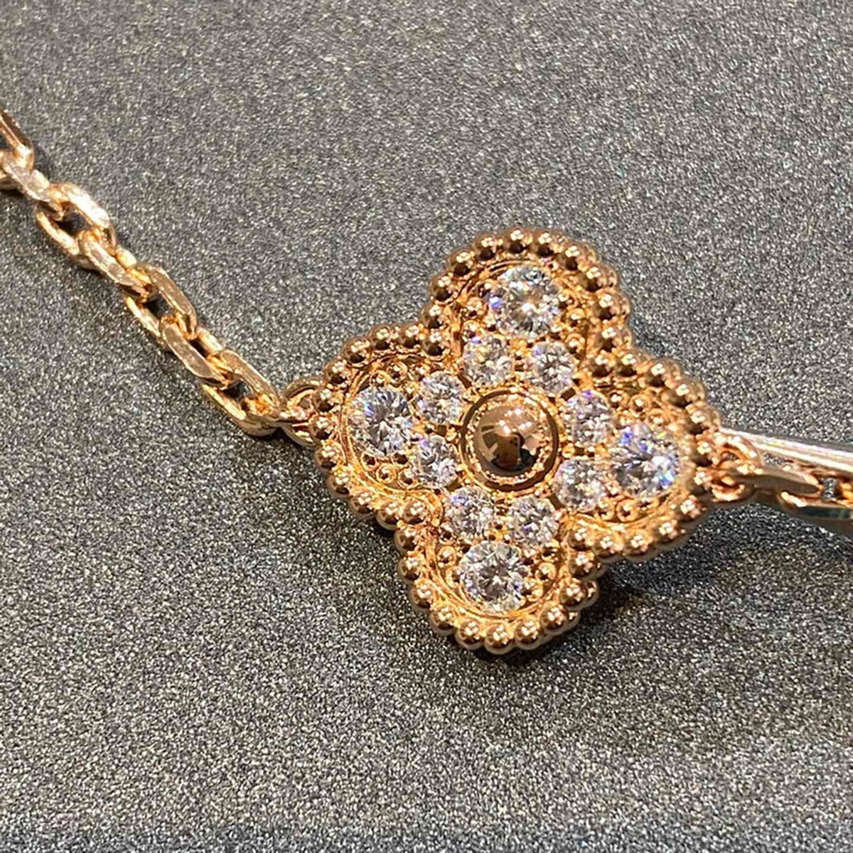 [Royal&Vicky]LUCKY CLOVER 5-MOTIF BRACELET - FULL-DIAMOND