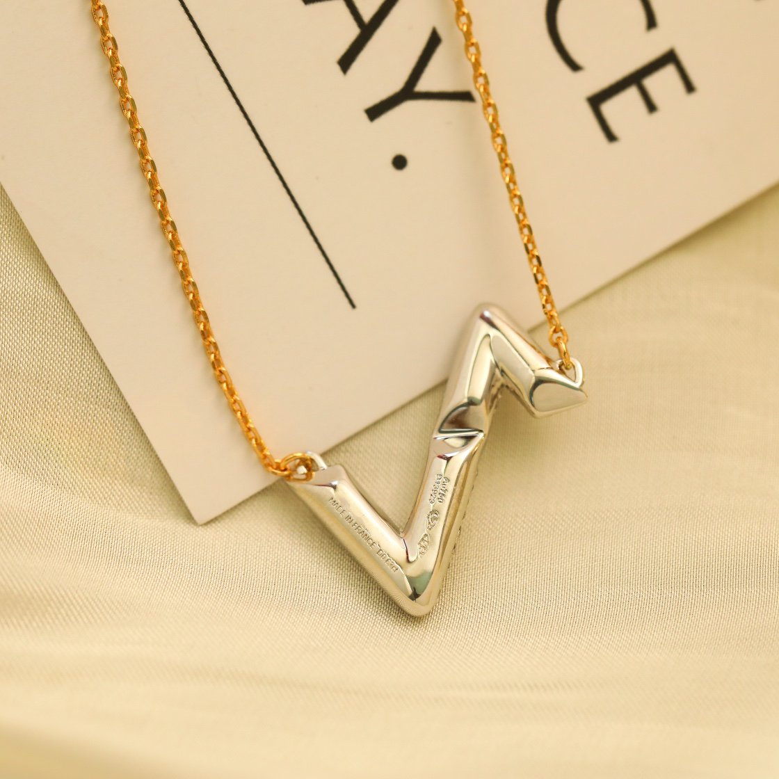 [Royal&Vicky]VOLT SILVER DIAMOND PEDANT NECKLACE