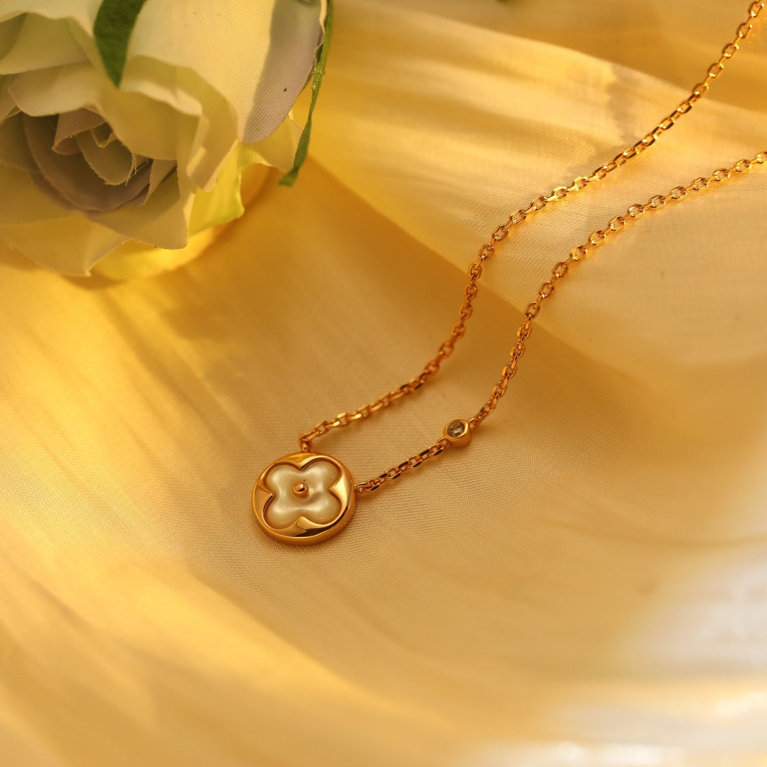 [Royal&Vicky]SUN PEDANT PINK GOLD 1 DIAMOND NECKLACE