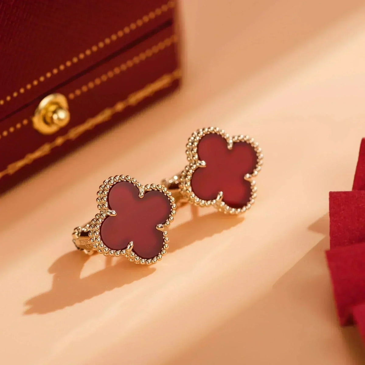 [Royal&Vicky]CLOVER MEDIUM 1 MOTIFS CARNELIAN  EARRINGS