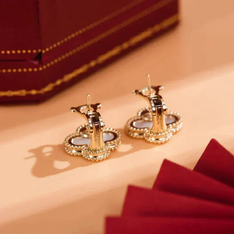 [Royal&Vicky]CLOVER MEDIUM 1 MOTIFS  WHITE MOP STUD EARRINGS