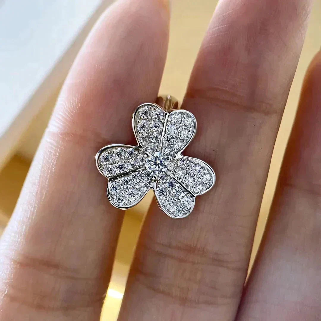 [Royal&Vicky]CLOVER COMOS DIAMOND EARRINGS SILVER