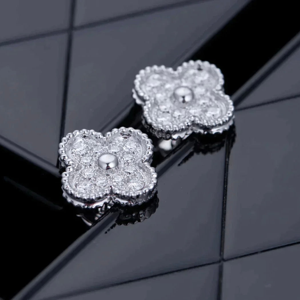 [Royal&Vicky]CLOVER 1 MOTIFS DIAMOND STUD EARRINGS SILVER
