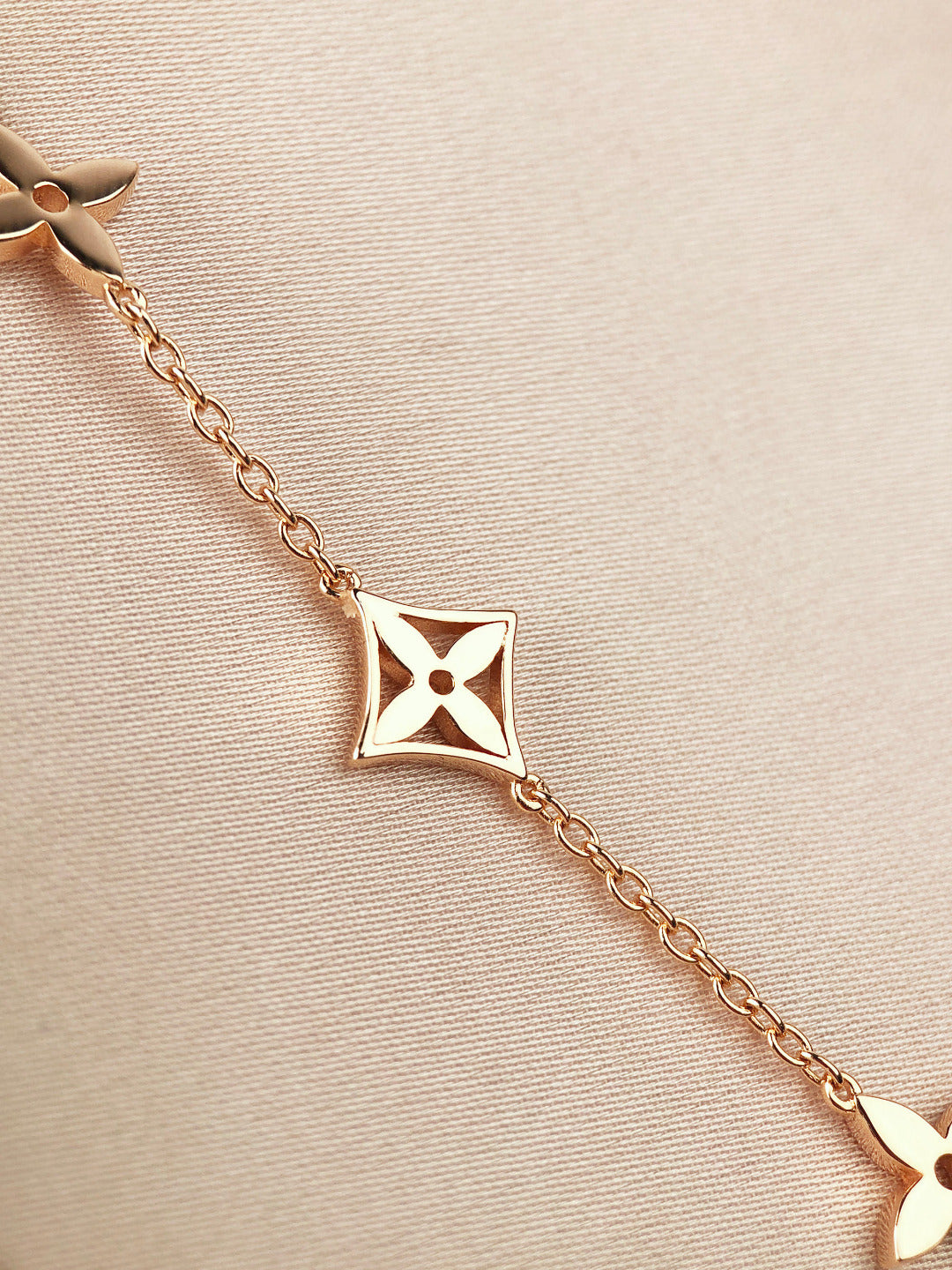 [Royal&Vicky]STAR AND SUN 7 MOTIFS GOLD BRACELET