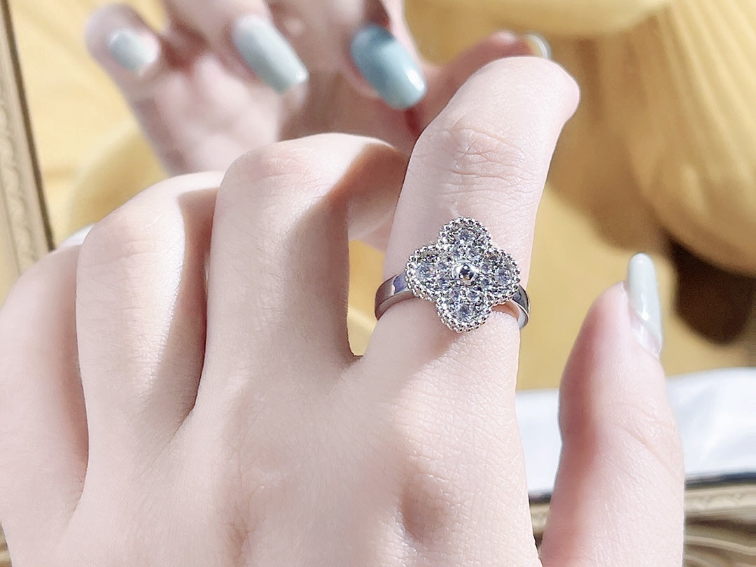 [Royal&Vicky]CLOVER DIAMOND RING