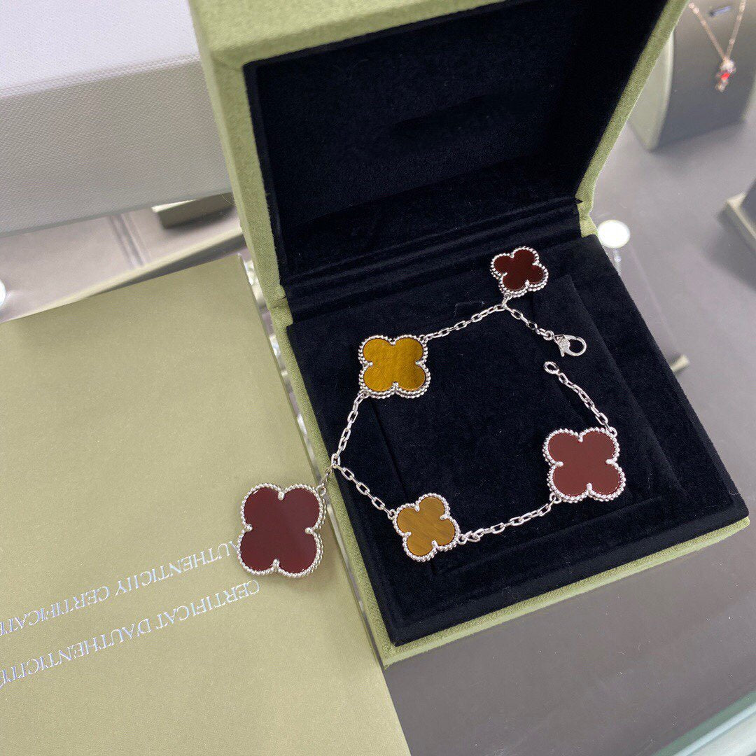 [Royal&Vicky]CLOVER 5 MOTIFS SIVLER CARNELIAN TIGER EYE BRACELET