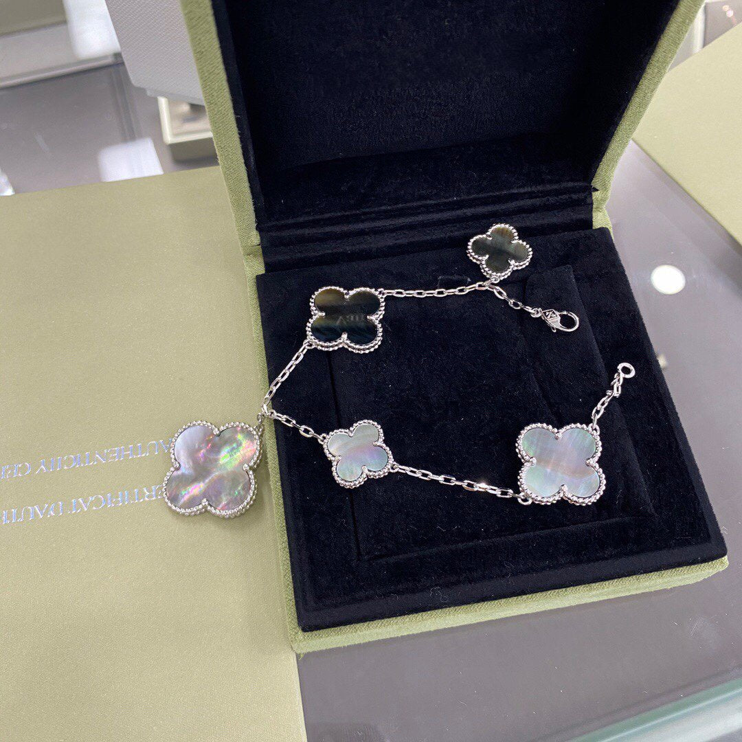 [Royal&Vicky]CLOVER 5 MOTIFS SIVLER DARK MOP BRACELET