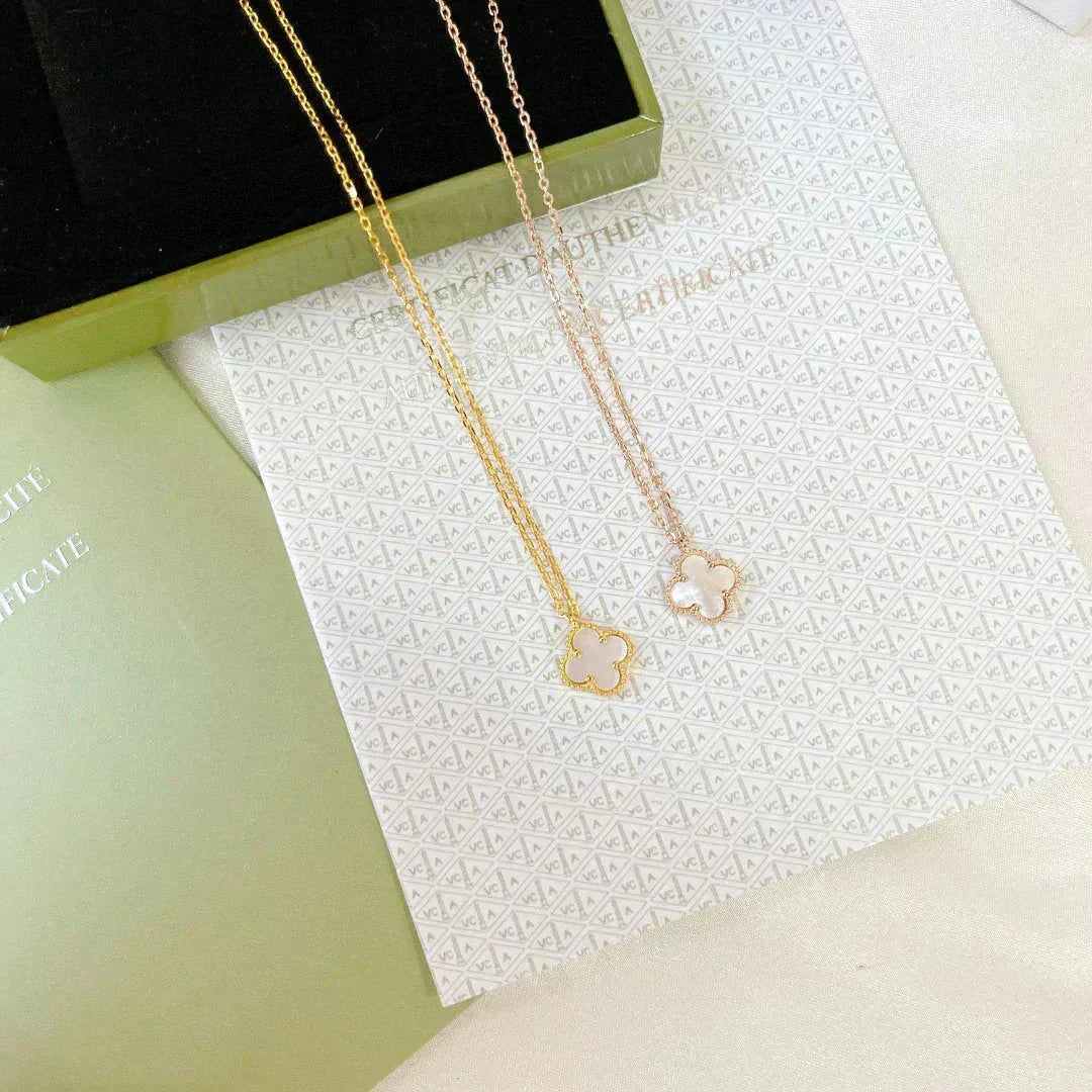 [Royal&Vicky]CLOVER MINI 9.5MM WHITE MOTHER-OF-PEARL NECKLACE