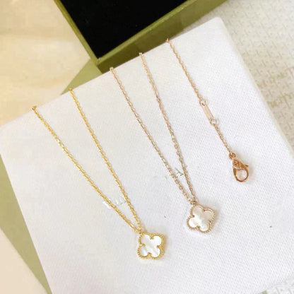 [Royal&Vicky]CLOVER MINI 9.5MM WHITE MOTHER-OF-PEARL NECKLACE