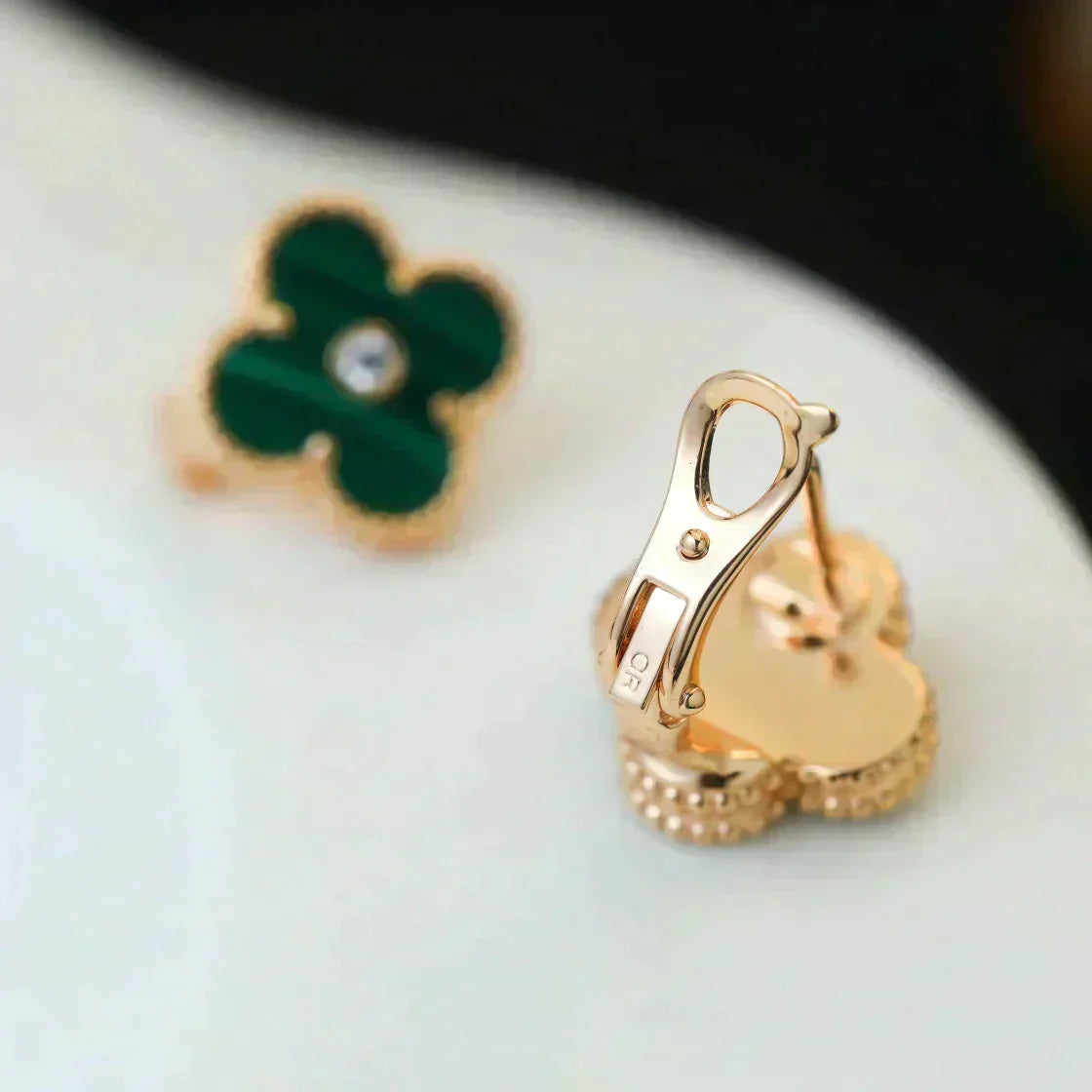 [Royal&Vicky]CLOVER MEDIUM 1 MOTIFS MALACHITE DIAMOND EARRINGS