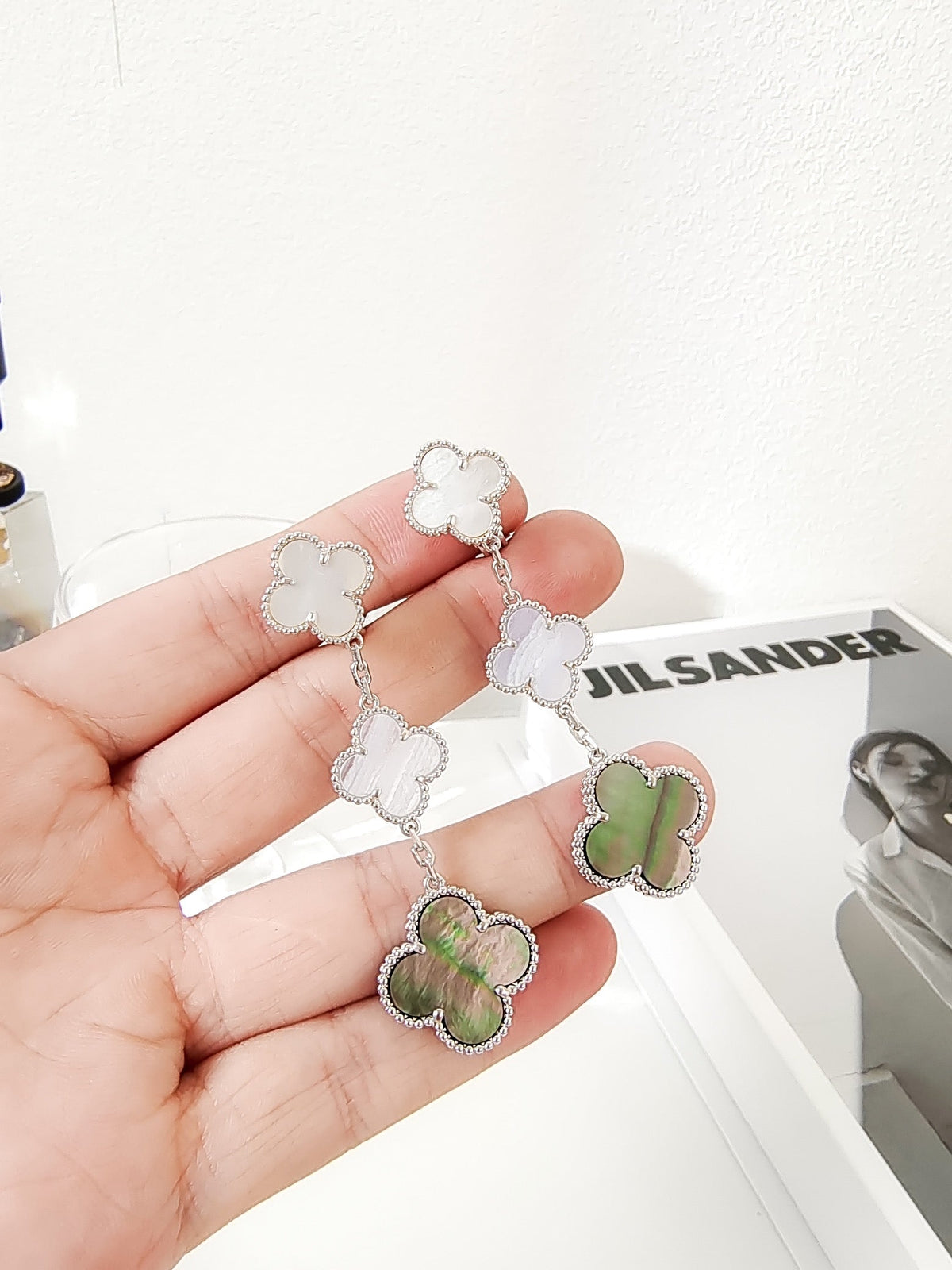 [Royal&Vicky]CLOVER 3 MOTIFS CHALCEDONY DARK MOP SILVER EARRINGS