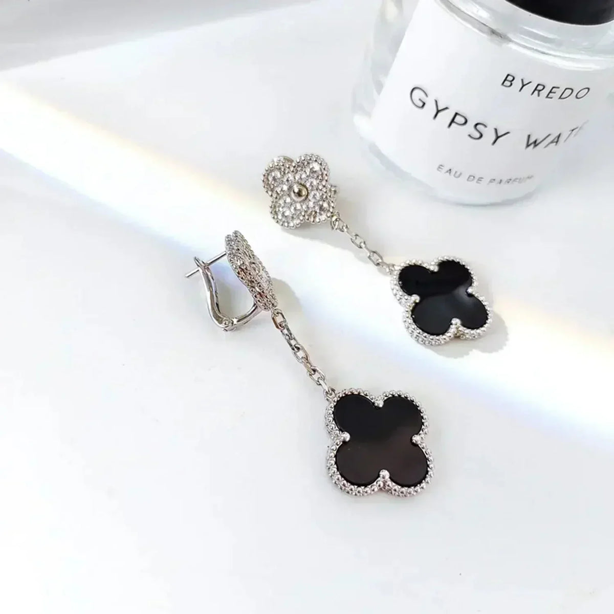 [Royal&Vicky]CLOVER 2 MOTIFS  DIAMOND ONYX EARRINGS SILVER
