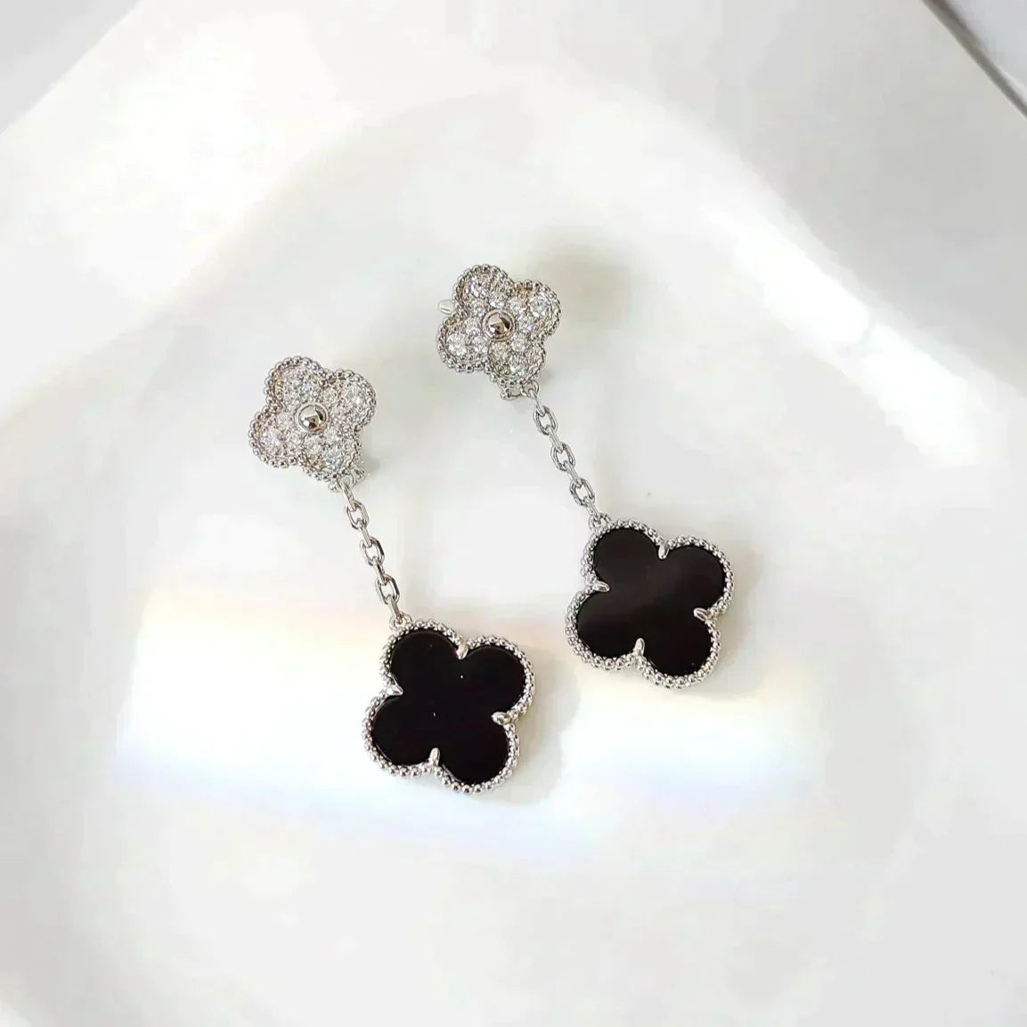 [Royal&Vicky]CLOVER 2 MOTIFS  DIAMOND ONYX EARRINGS SILVER