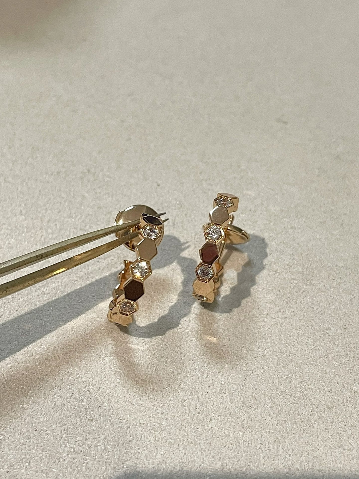 [Royal&Vicky]Hollow Design Four-Leaf Clover Flower Shape Earrings
